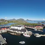 Solsiden Brygge Rorbuer Hotell 3*
