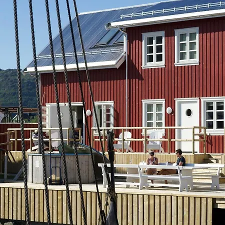 Hotel Solsiden Brygge Rorbuer 3*