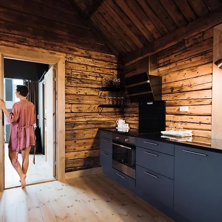 Solsiden Brygge Rorbuer 3*