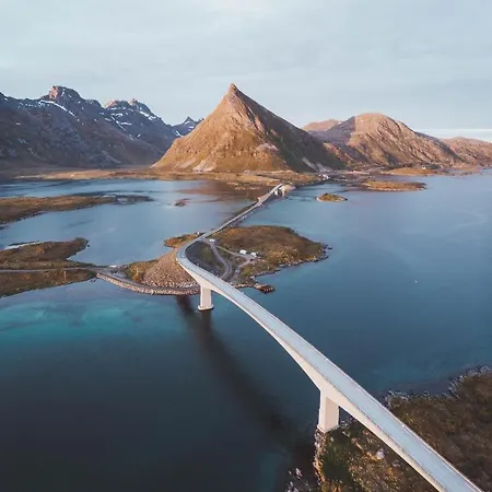 Solsiden Brygge Rorbuer Отель 3*