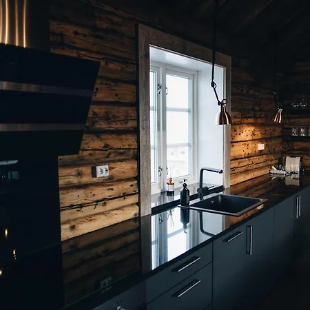 Solsiden Brygge Rorbuer 3*