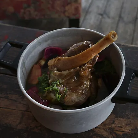 谢尔斯塔渔人码头公寓 3*