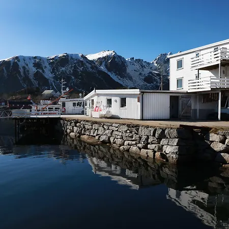 Solsiden Brygge Rorbuer 3*