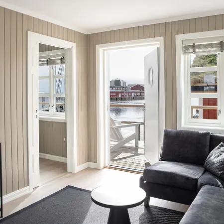 Solsiden Brygge Rorbuer מלון 3*