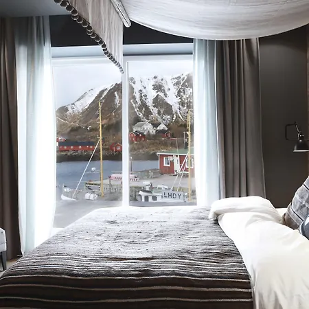 Solsiden Brygge Rorbuer Hotell 3*