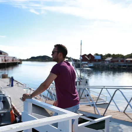 Solsiden Brygge Rorbuer מלון 3*