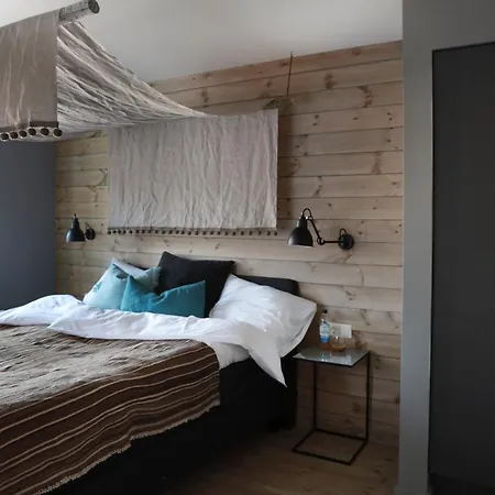 Solsiden Brygge Rorbuer 3*
