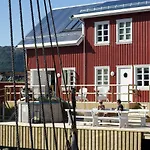 Hotell Solsiden Brygge Rorbuer 3*