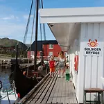 Hotell Solsiden Brygge Rorbuer 3*